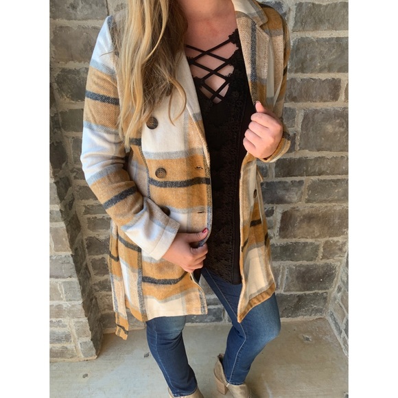 LAST ONE 🌟 Fall Peacoat 🍂🖤 - Picture 3 of 6